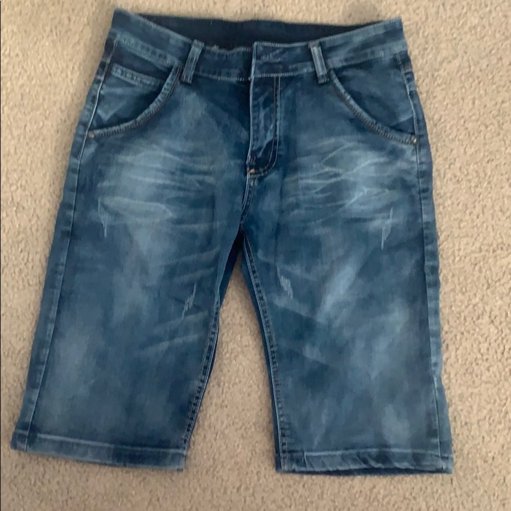 Knee length shorts